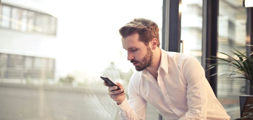 Flèche bleue sur Facebook Messenger accusé de lecture ou autre