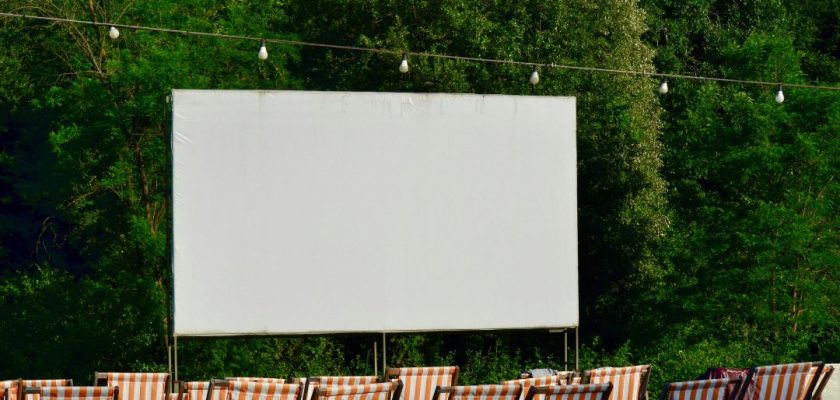 Quel type de toile ALR choisir pour un mini-projecteur portable