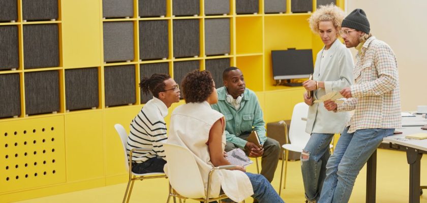 Une prime de 3 000 € pour les jeunes de 15 à 25 ans réalité ou intox
