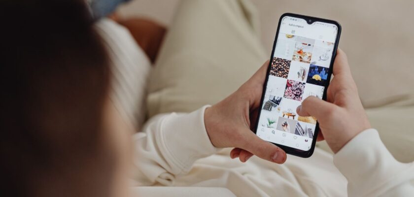 Instagram teste enfin les liens cliquables directement dans les légendes